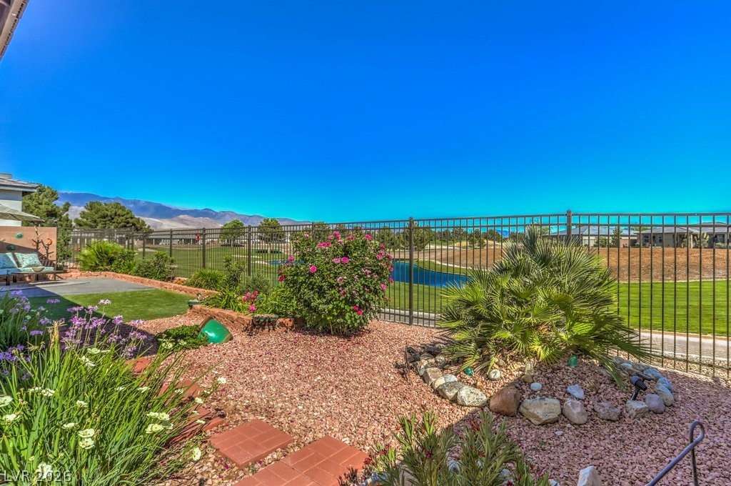 4763 East Beacon Ridge Drive Property Photo 3