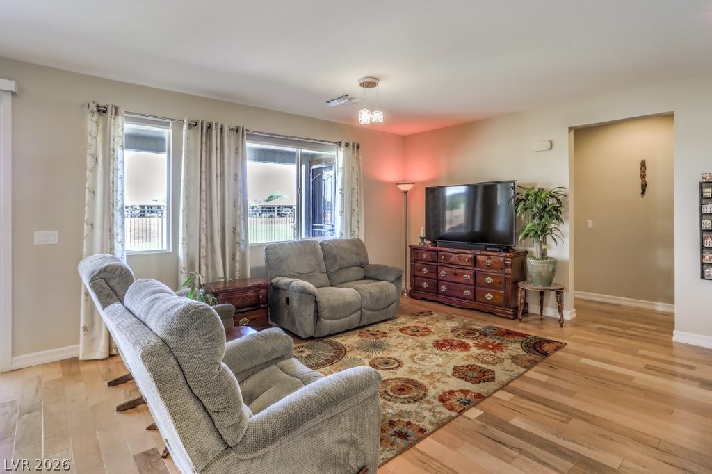 4763 East Beacon Ridge Drive Property Photo 8