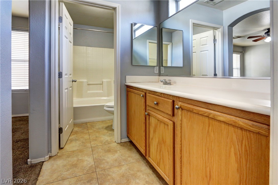 2812118 Property Photo 12