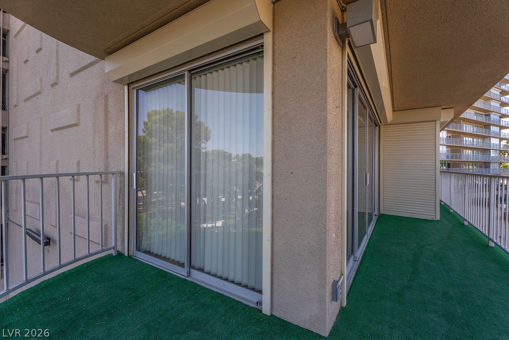 3111 Bel Air Drive 3a Property Photo 8