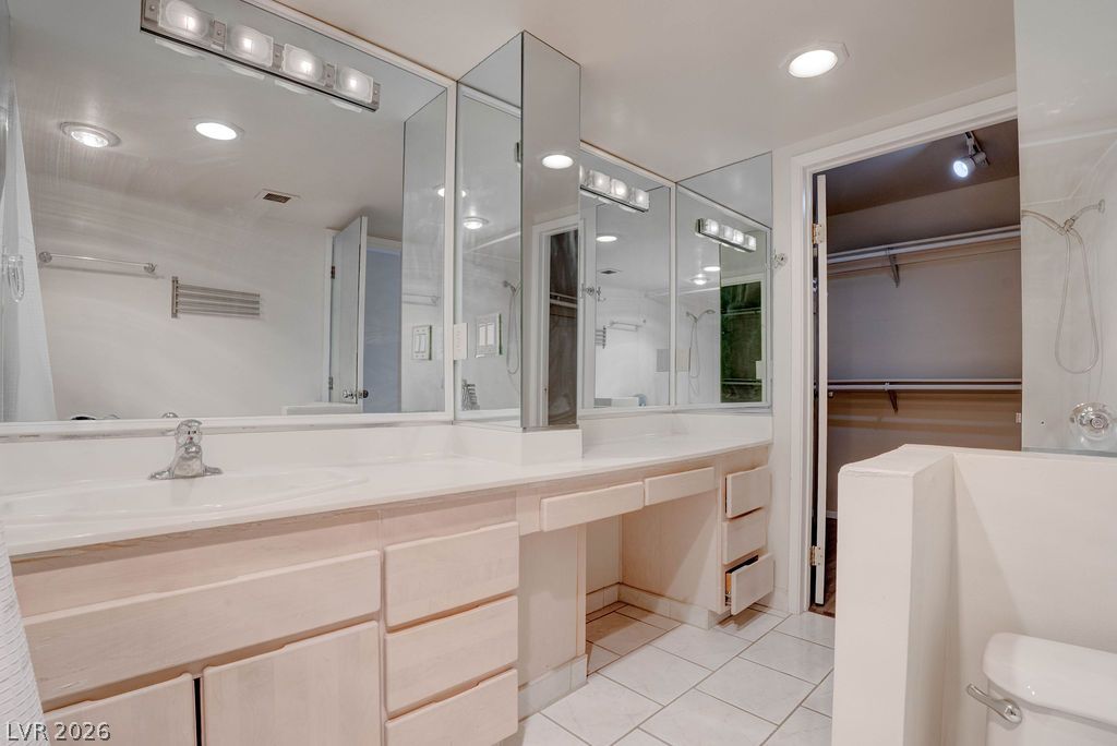3111 Bel Air Drive 3a Property Photo 22