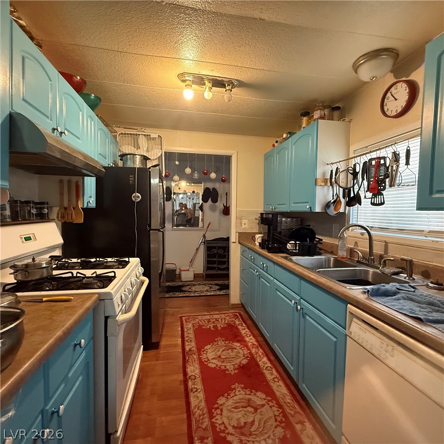 148 Sir Thomas Drive Property Photo 2
