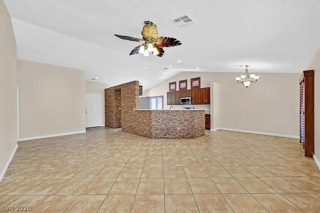 5840 Coconut Creek Street Property Photo 4