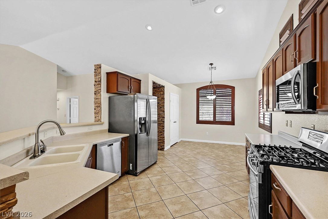 5840 Coconut Creek Street Property Photo 5