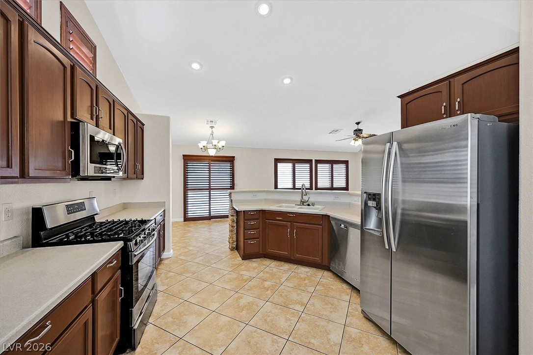 5840 Coconut Creek Street Property Photo 9
