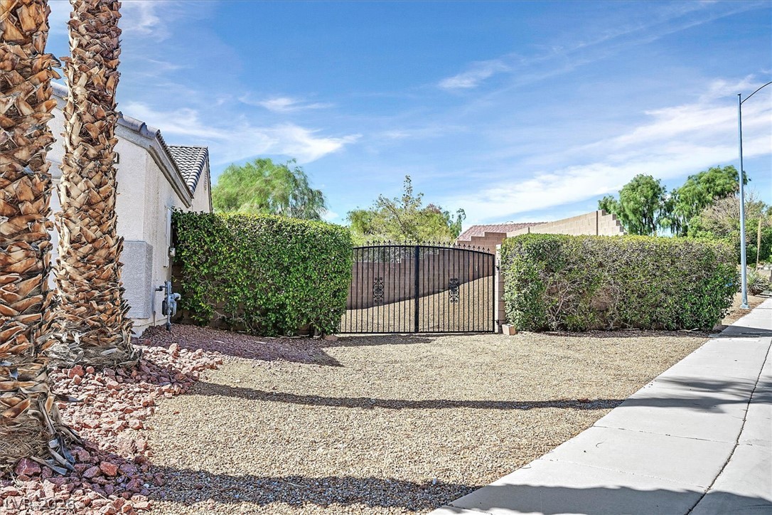 5840 Coconut Creek Street Property Photo 22
