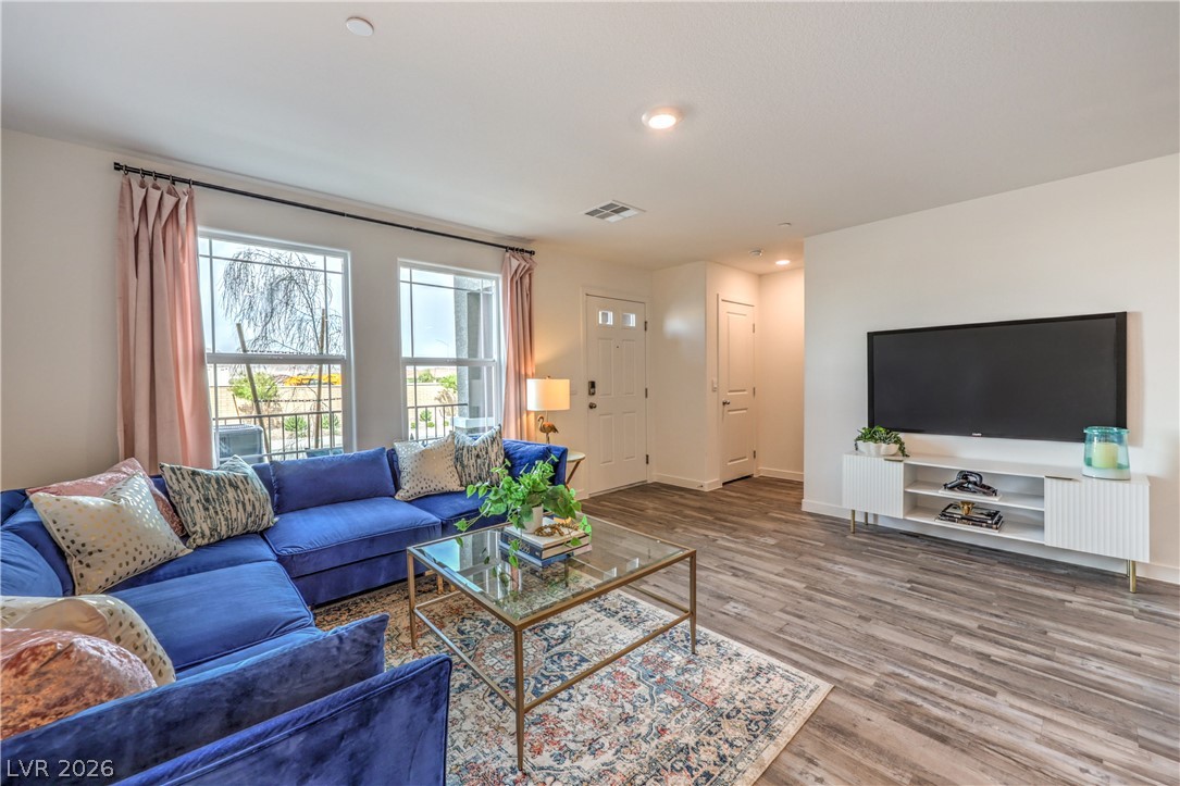 929 Black Heron Street Property Photo 8