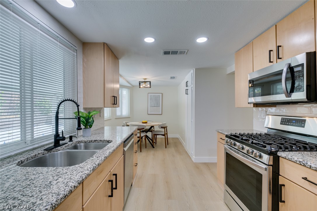 1816 Longmeadow Street Property Photo 9