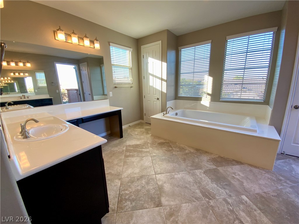 9767 Mosaic Canyon Court Property Photo 44