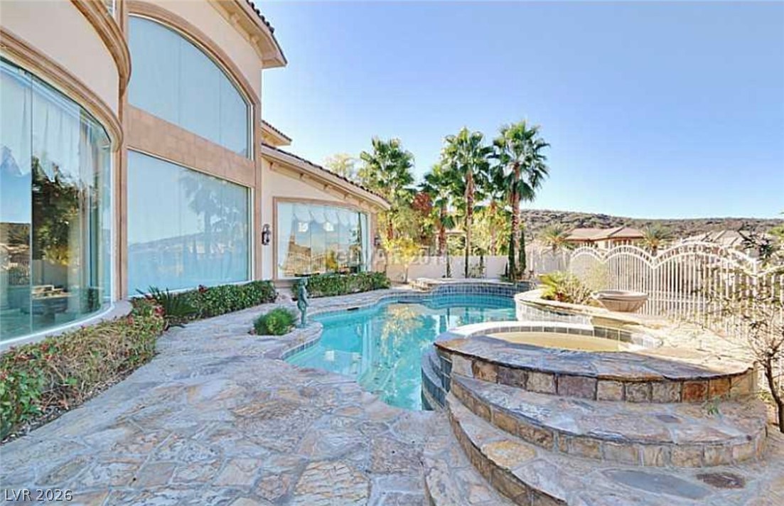 777 Clove Court Property Photo 4
