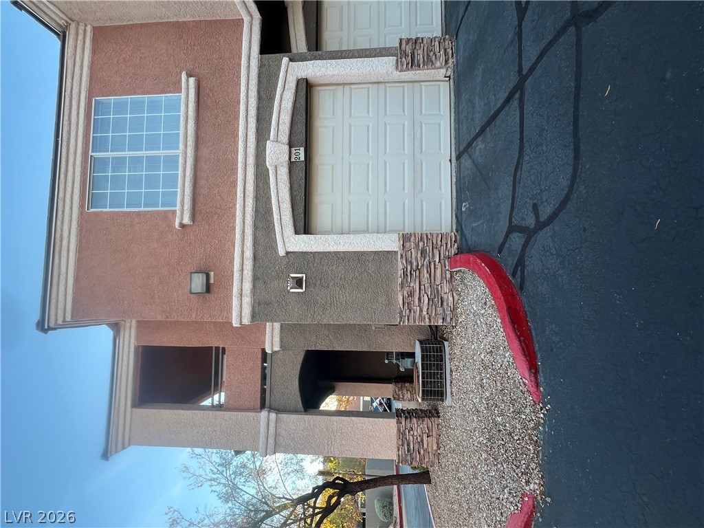 1513 Truett Street 201 Property Photo 2