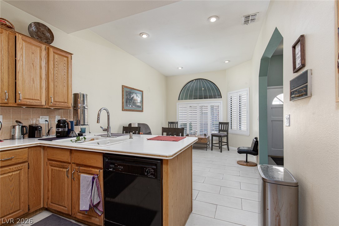 2882 Bridgepointe Drive Property Photo 14