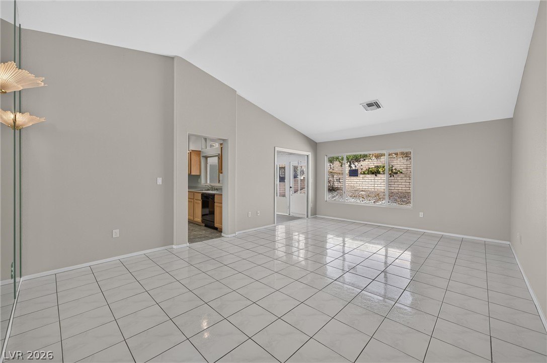2821 Hanging Rock Drive Property Photo 5