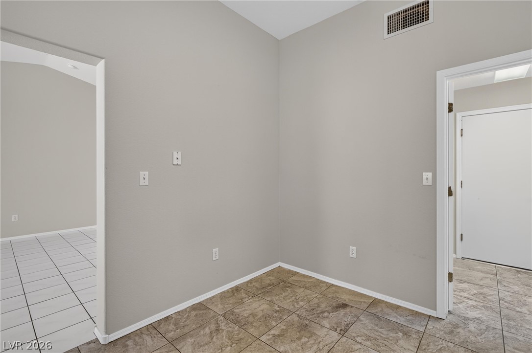 2821 Hanging Rock Drive Property Photo 19