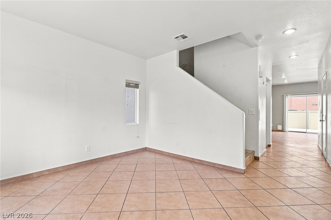 6180 Pacific Dogwood Avenue Property Photo 2