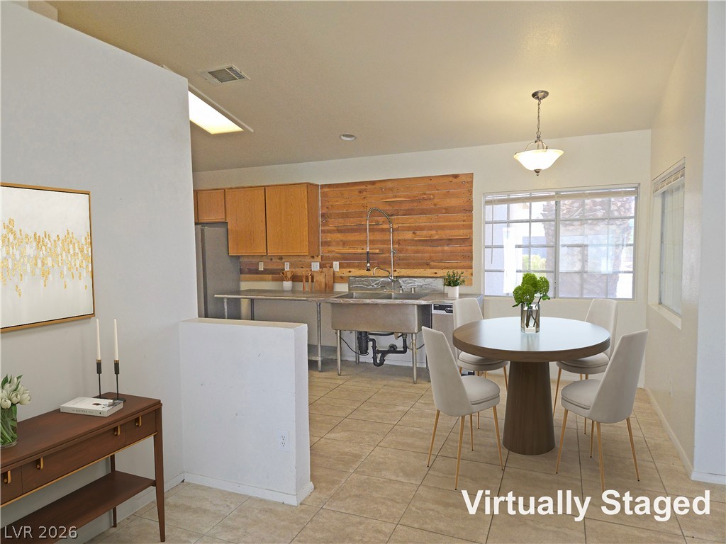 440 West Azure Avenue Property Photo 7