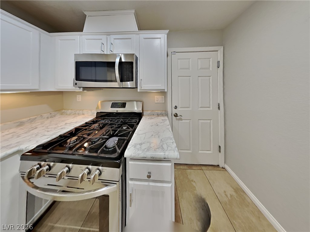 7954 Carmel Heights Avenue Property Photo 5