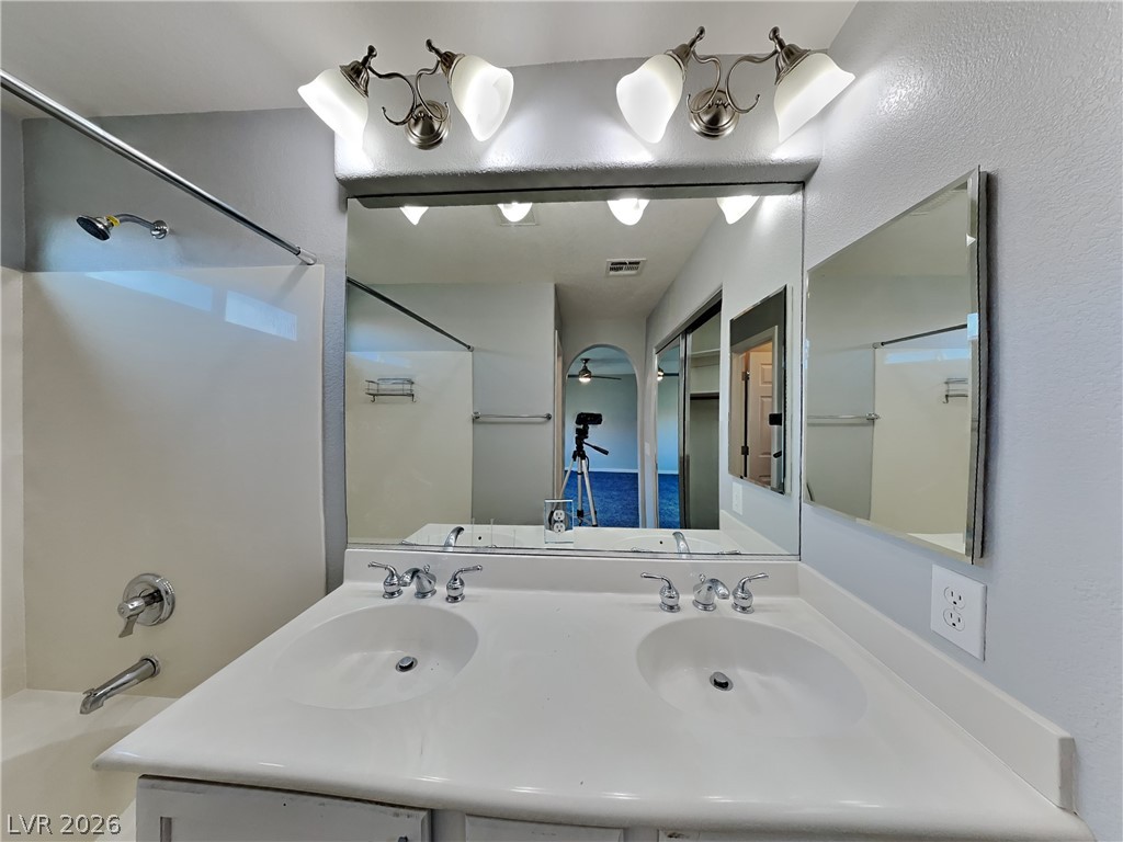 7954 Carmel Heights Avenue Property Photo 9