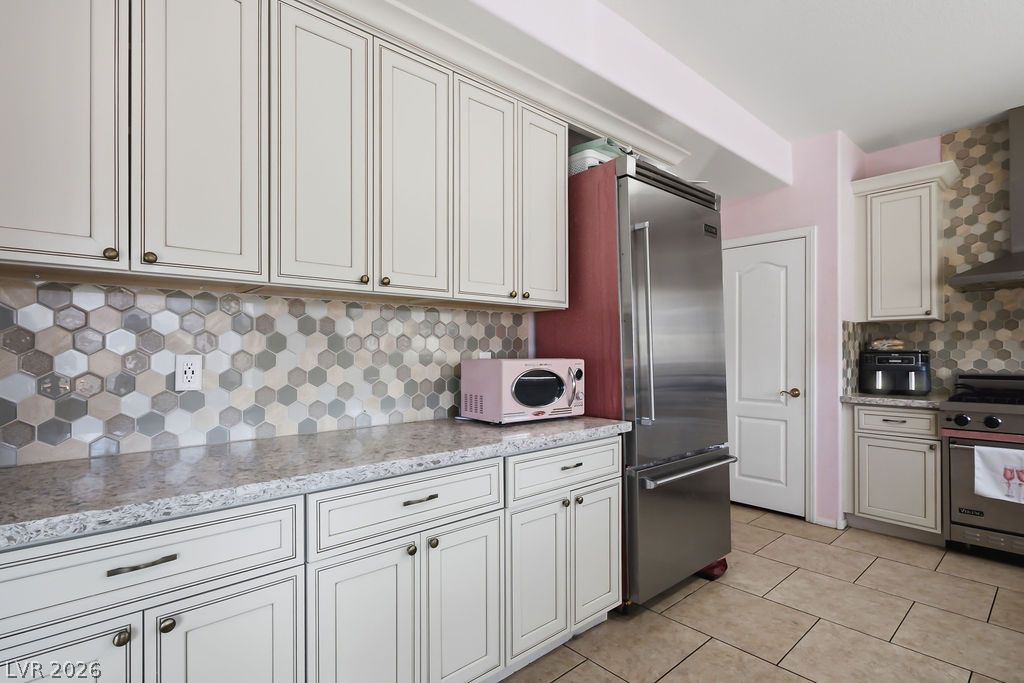 200 Oella Ridge Court Property Photo 3