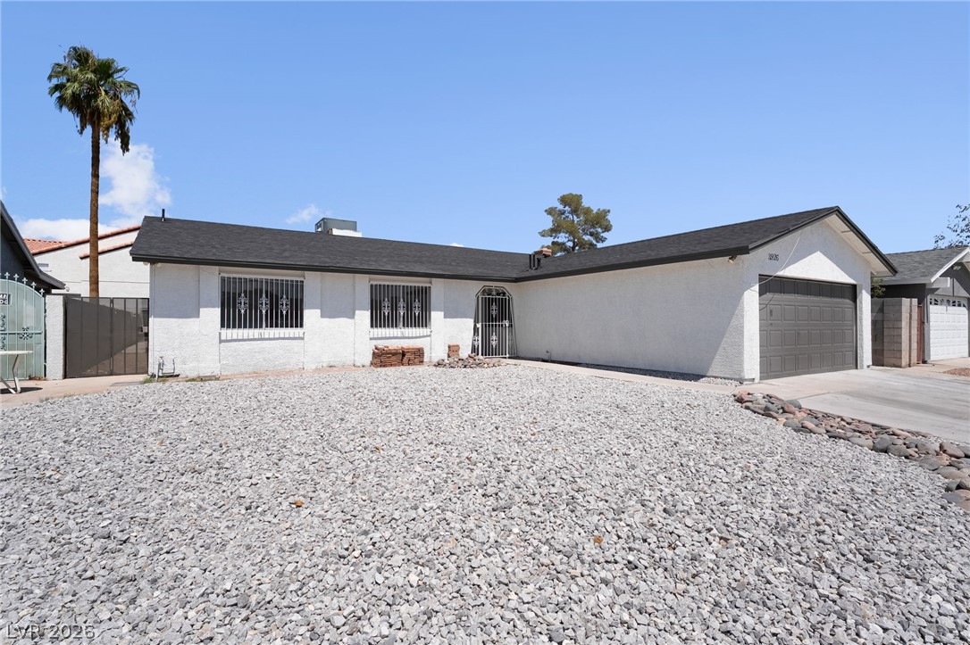 3926 Arizona Avenue Property Photo 2