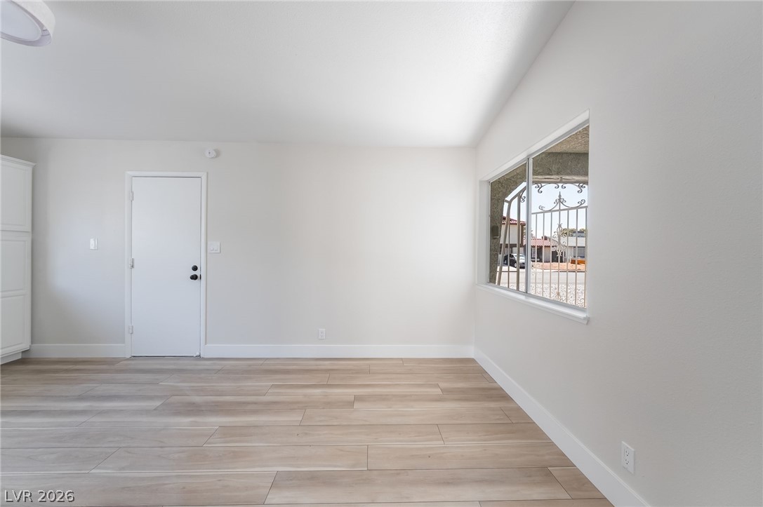3926 Arizona Avenue Property Photo 8