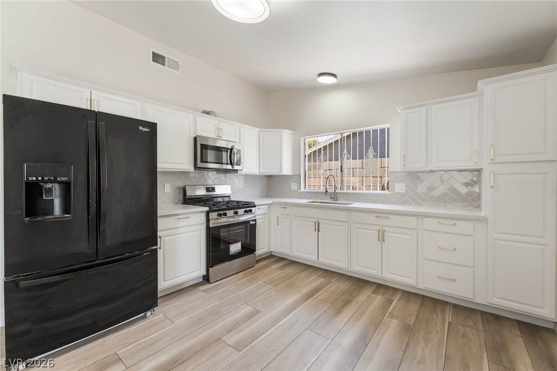 3926 Arizona Avenue Property Photo 11
