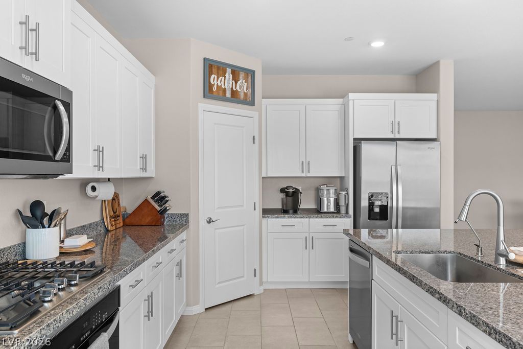 383 Winter Dove Avenue Property Photo 10