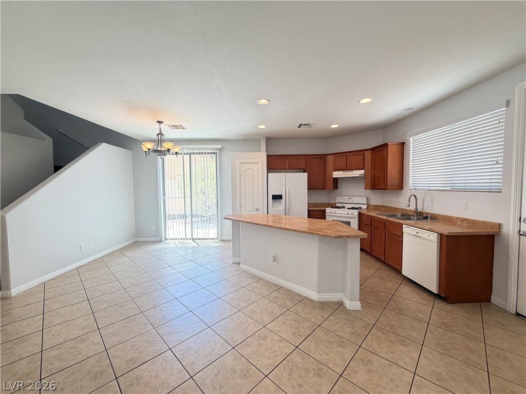 3525 Remington Grove Avenue Property Photo 5