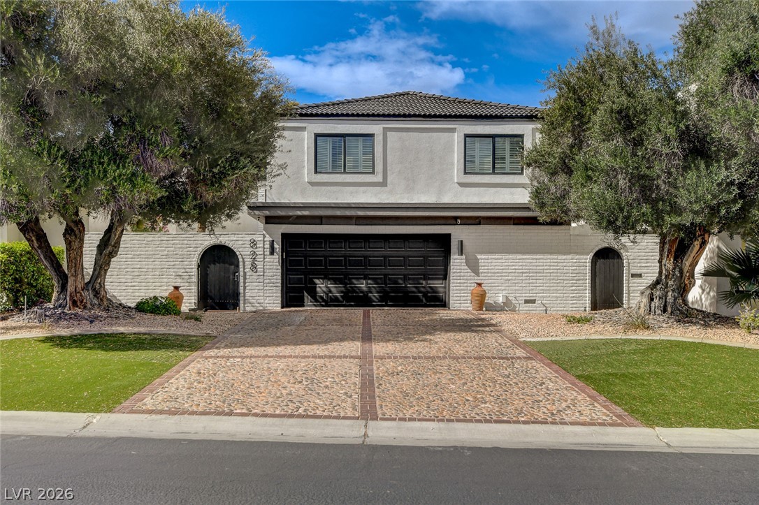 828 Vegas Valley Drive Property Photo 1