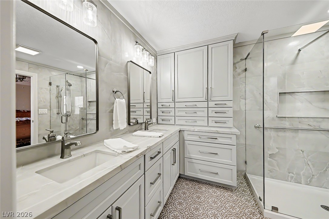 562 Lake Michigan Lane Property Photo 24