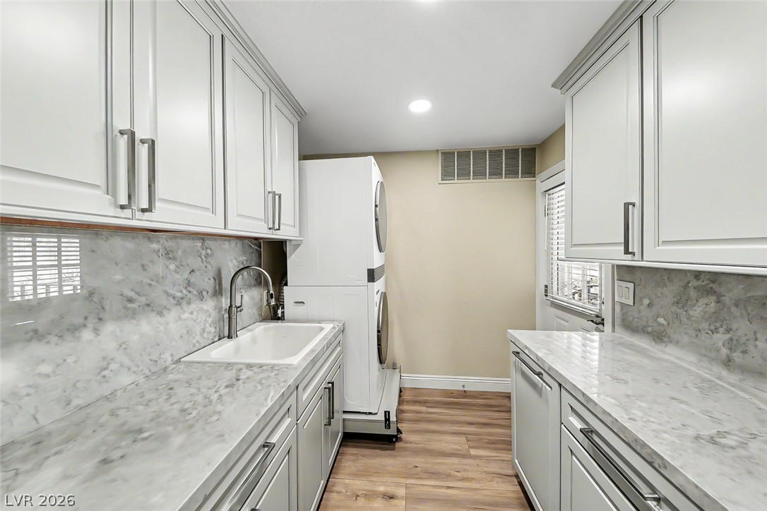 562 Lake Michigan Lane Property Photo 30