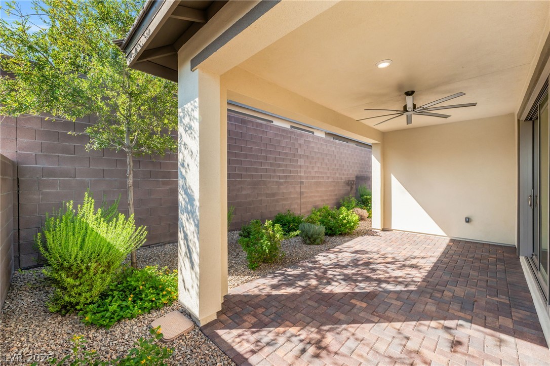 9553 Jadeite Lane Property Photo 27