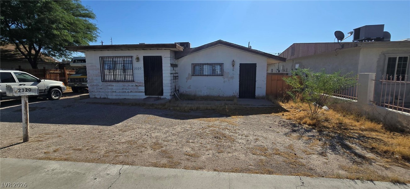 2320 North Crawford Street Property Photo 2