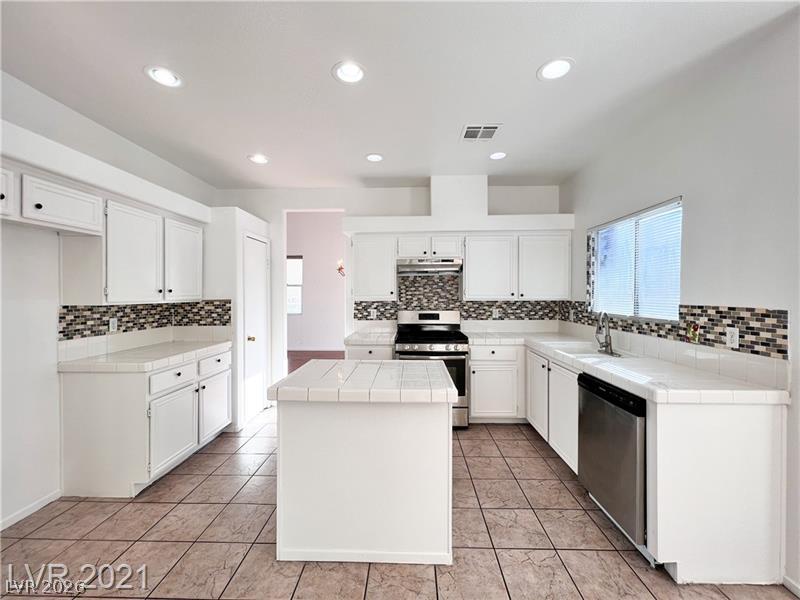 3553 Lazy Sun Lane Property Photo 9