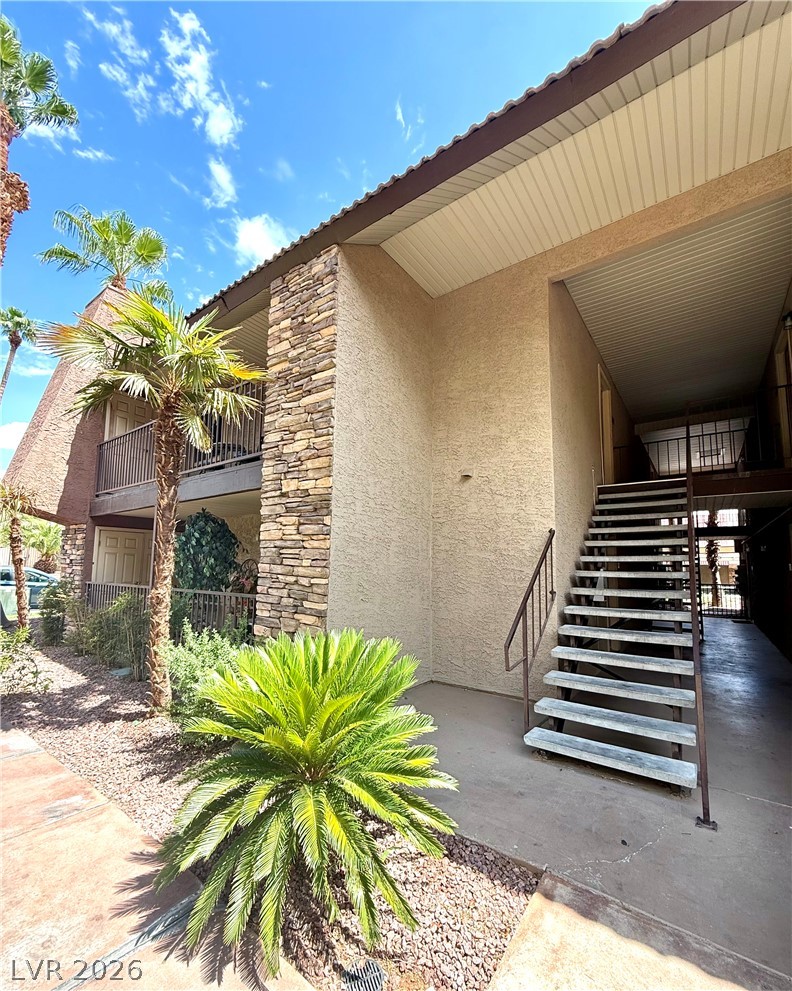 5041 RIVER GLEN Drive 94 Property Photo 1