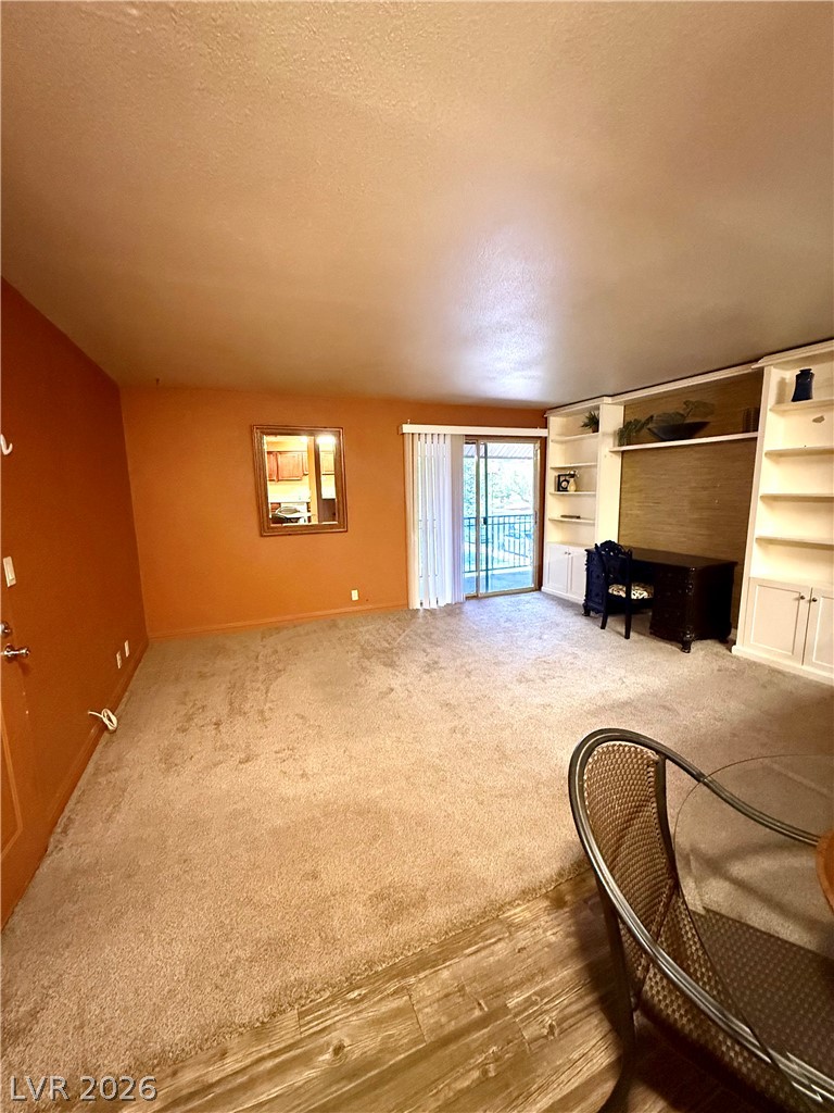 5041 River Glen Drive 94 Property Photo 5