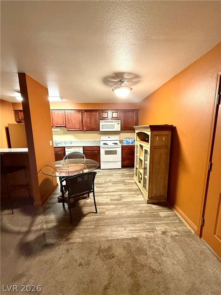 5041 River Glen Drive 94 Property Photo 6