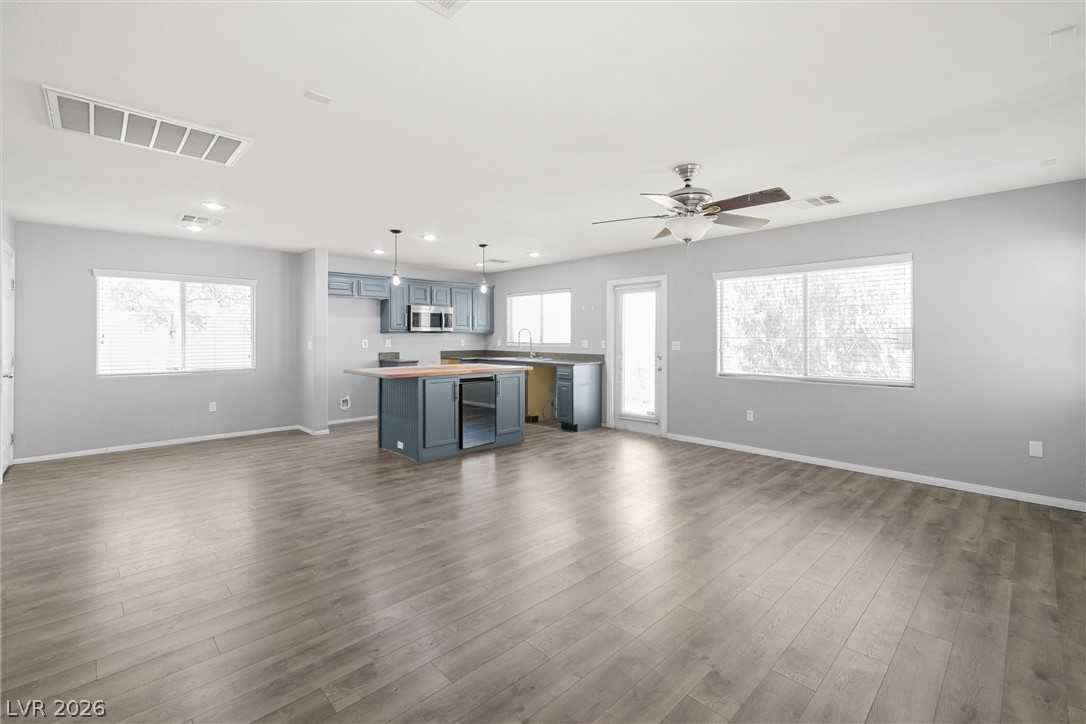 10883 Hawthorne Berry Street Property Photo 4