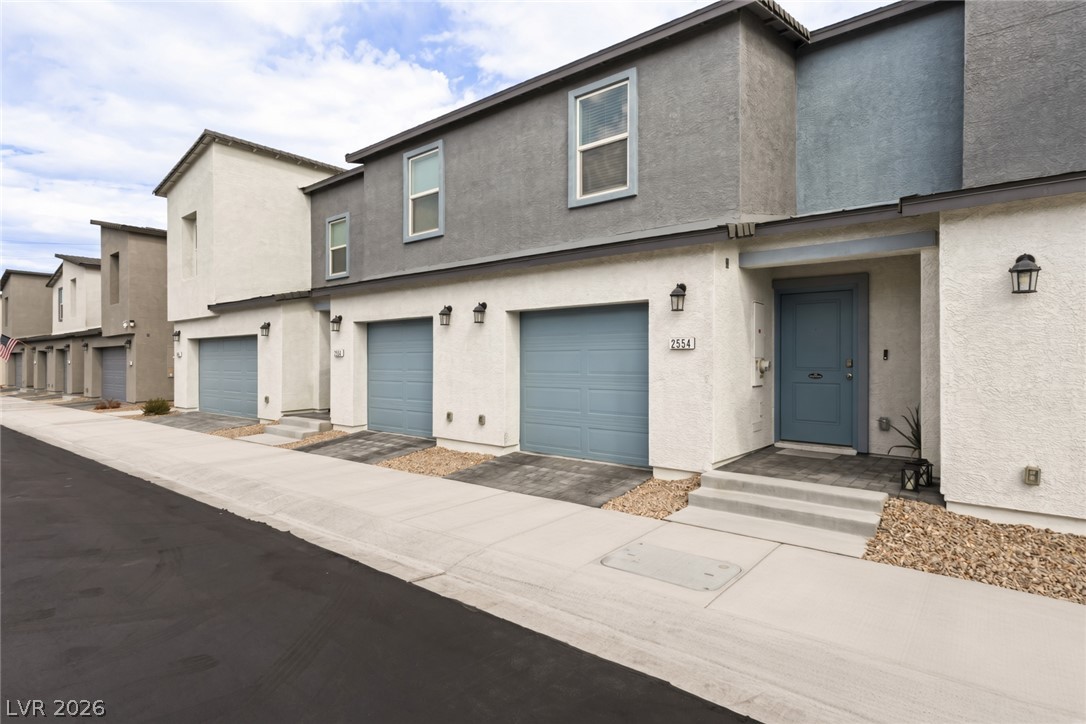2554 Petunia Garden Avenue Property Photo 2