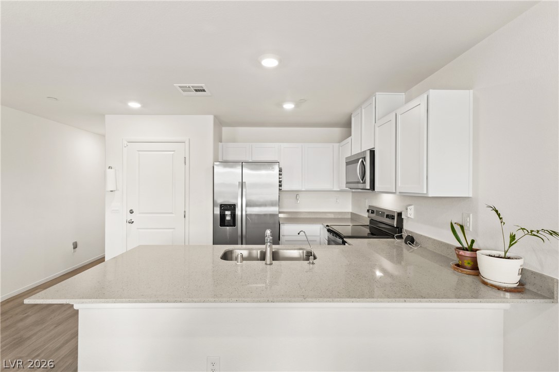 2554 Petunia Garden Avenue Property Photo 4