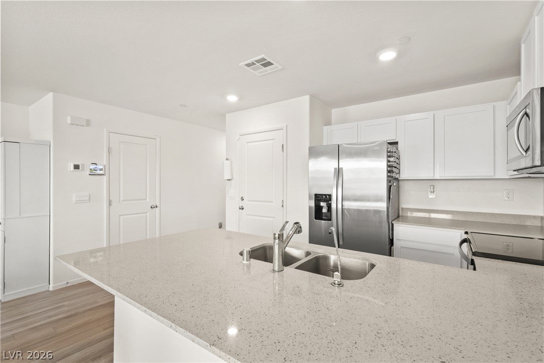 2554 Petunia Garden Avenue Property Photo 6