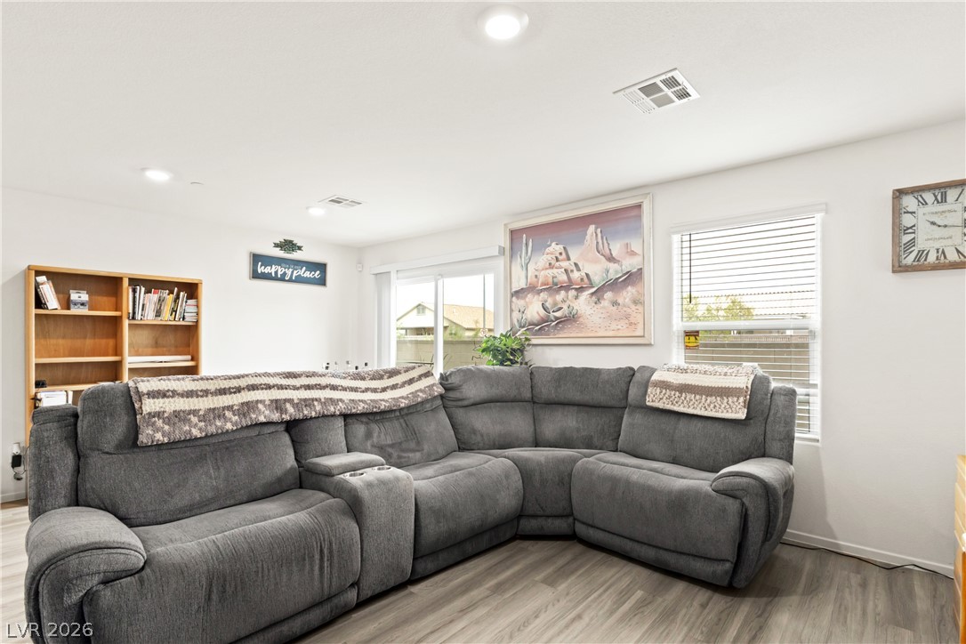 2554 Petunia Garden Avenue Property Photo 8