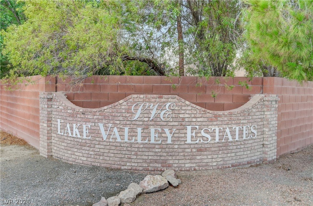 1461 Lake Valley Drive Property Photo 4