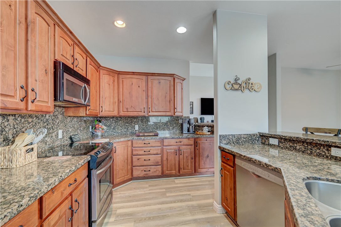 1461 Lake Valley Drive Property Photo 8