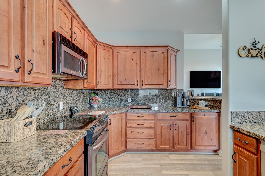 1461 Lake Valley Drive Property Photo 9