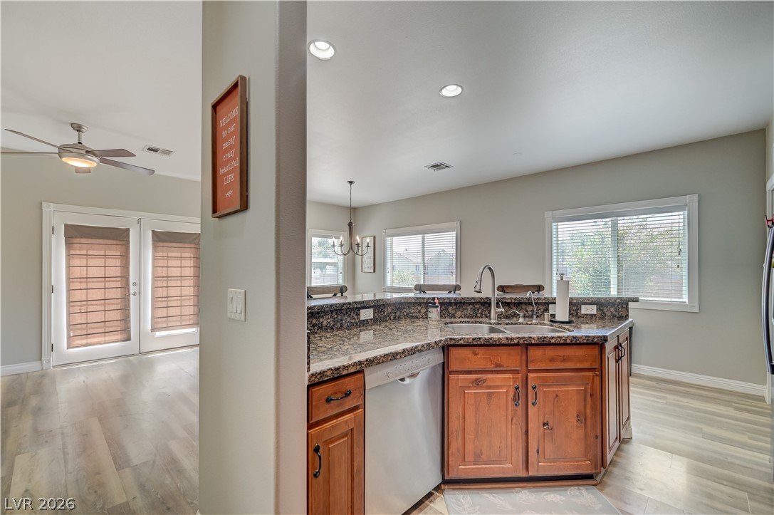 1461 Lake Valley Drive Property Photo 10