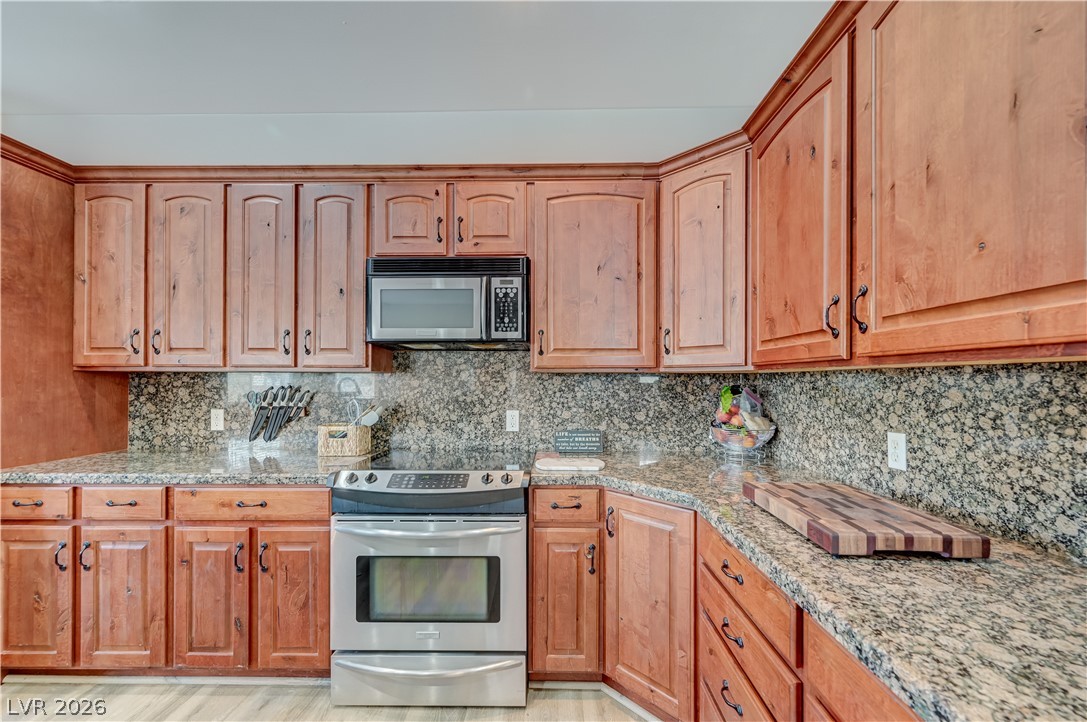 1461 Lake Valley Drive Property Photo 11