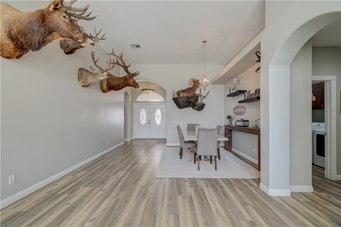 1461 Lake Valley Drive Property Photo 15