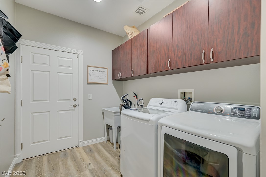 1461 Lake Valley Drive Property Photo 27