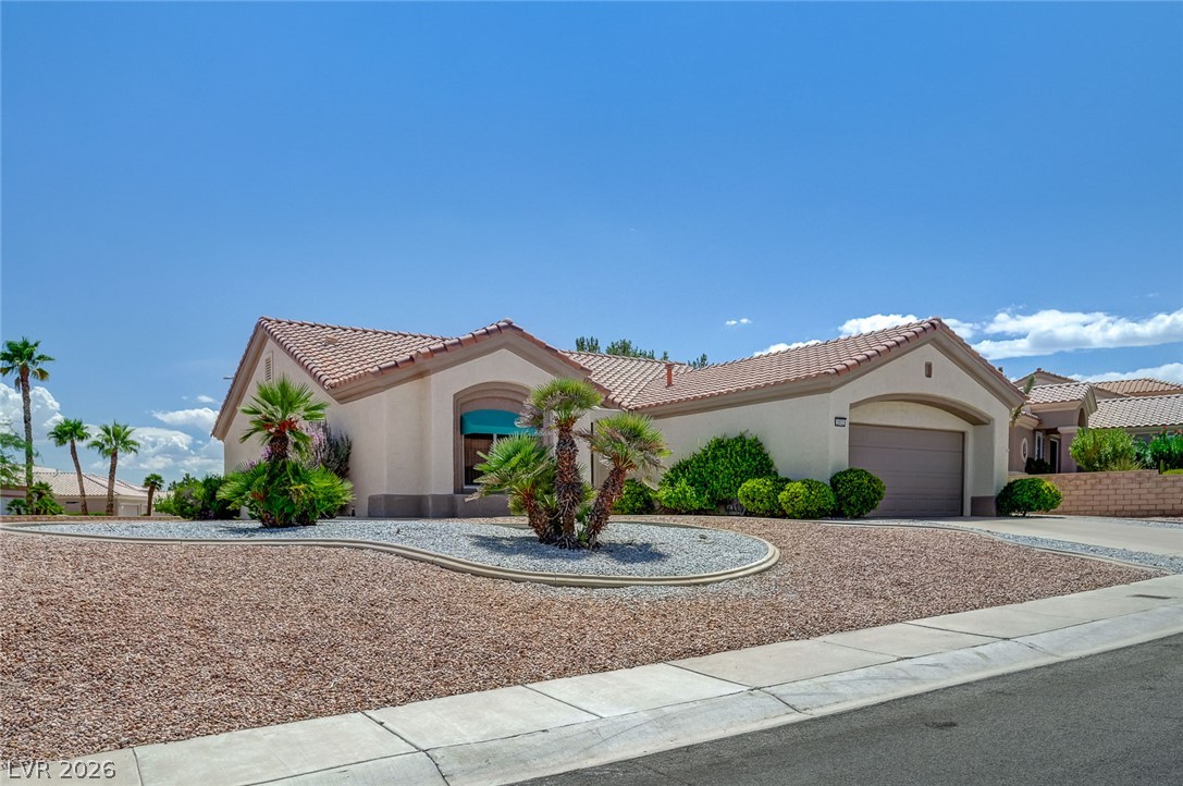 2832 Hanging Rock Drive Property Photo 4